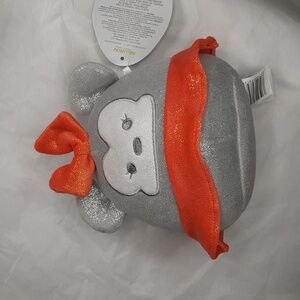 Minnie Mouse Silver 100 editions squishmallow nwt